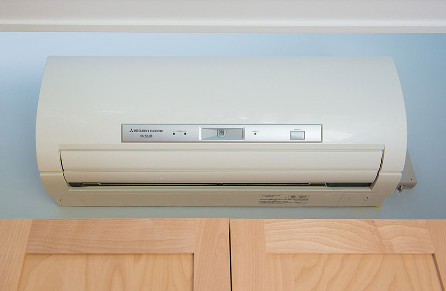 The locally-built, highly-efficient HRV provides high-quality indoor air. Its motor can reduce energy consumption by 25%.